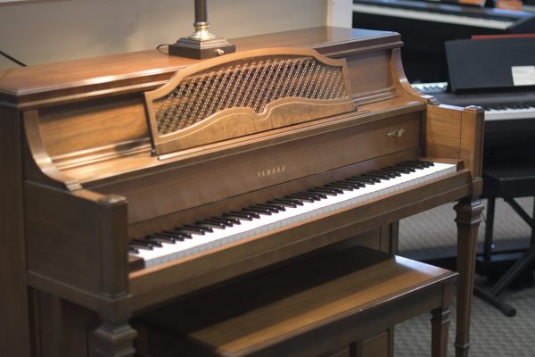 SOLD Yamaha M214B