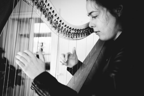 Folk Harp with Clara - Image 2