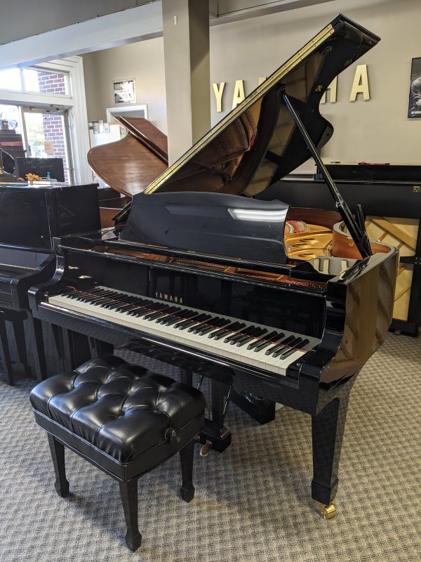 SOLD Yamaha S4
